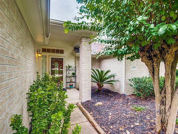 3rd image of 18331 Water Mill Dr