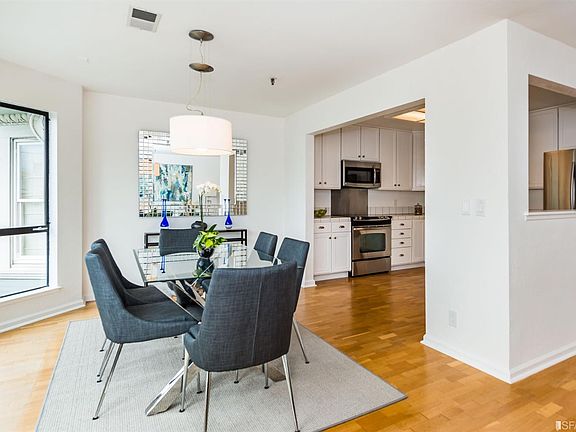 4th image of 1045 S Van Ness Ave APT 301