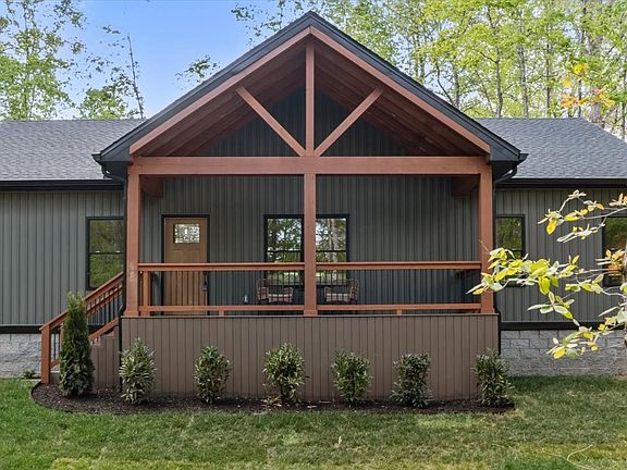 2nd image of 827 Town Branch Rd