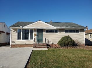 2802 Dellwood Dr, Parma, OH 44134