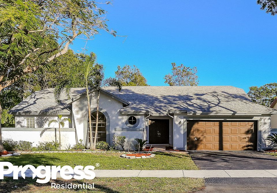 1st image of 5186 NW 51st Ave