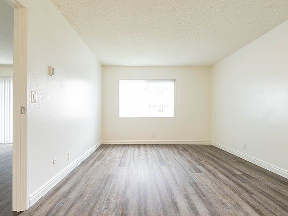 3rd image of 1245 Palomar Pl #11