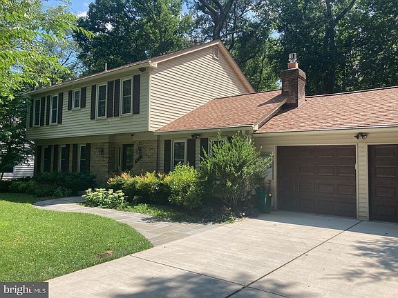 3rd image of 8224 Lakenheath Way