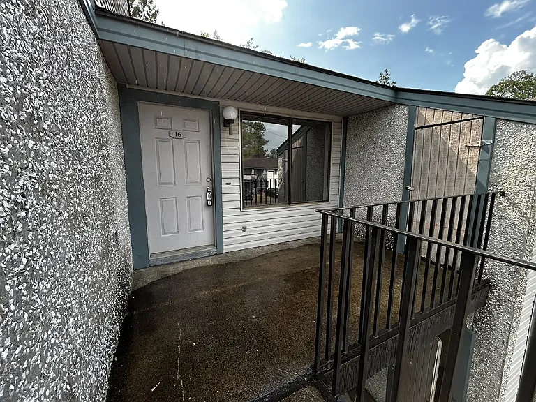 910 Brett Dr #16 — Photo 1