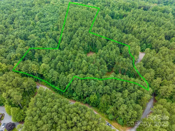 53 Pretty Creek Ln #20&22, Nebo, NC 28761