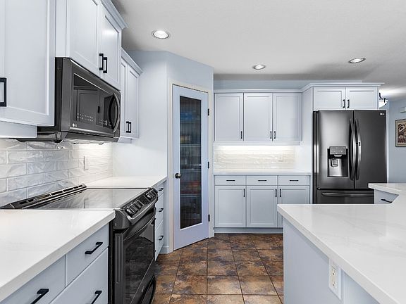 4th image of 2089 Rose Tree Rd