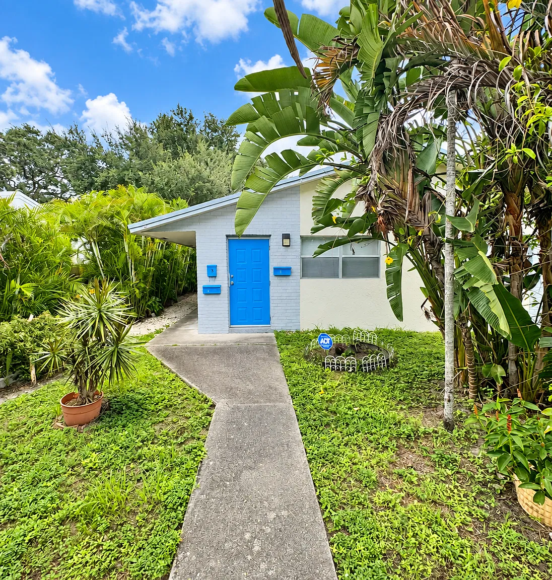 2 bed, 1100 sqft, $1,750 — Photo 1