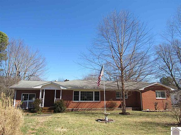 3rd image of 126 Cambridge Dr