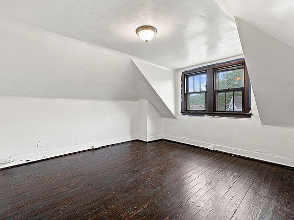 3rd image of 400 Center St Floor 2