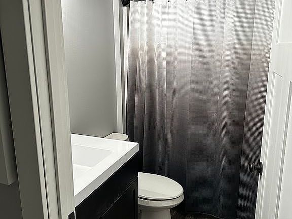 4th image of 7290 Oak Meadow Dr