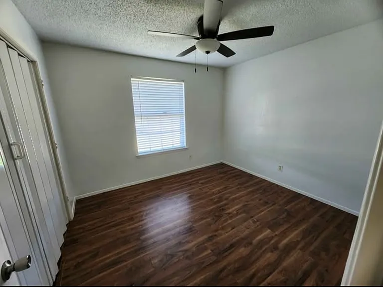 6460 Old Mill Cir — Photo 15