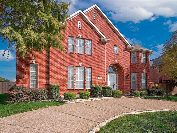 2nd image of 1404 Parkwood Dr