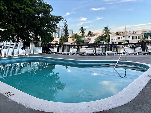 4th image of 7133 Bay Dr APT 602