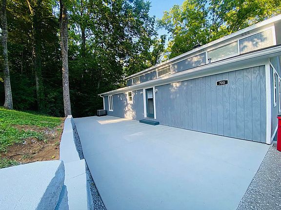 3rd image of 700 Browns Ln