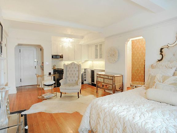 3rd image of 315 E 68th St APT 4D
