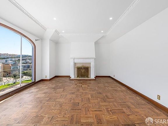 5th image of 500 College Ave #L