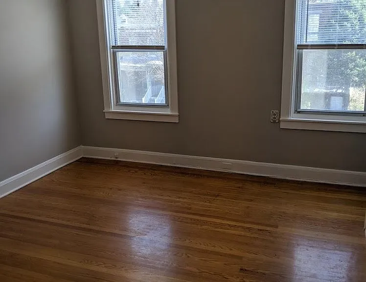 4304 Falls Rd — Photo 7