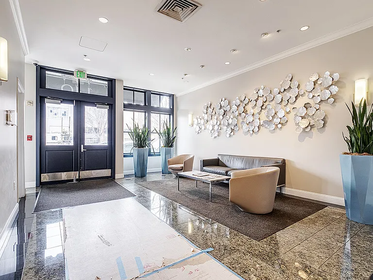 140 S Van Ness Ave #1131 — Photo 28