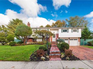 46 Page Dr, Hicksville, NY 11801