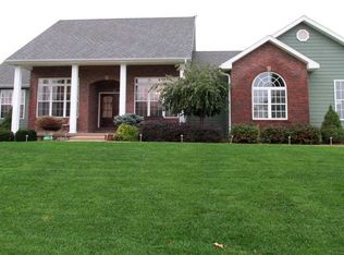 2205 W Country Club Dr, Sedalia, MO 65301
