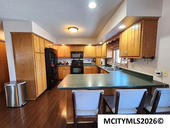 5th image of 929 1st St S