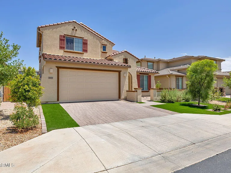 5819 N 88th Ln — Photo 3