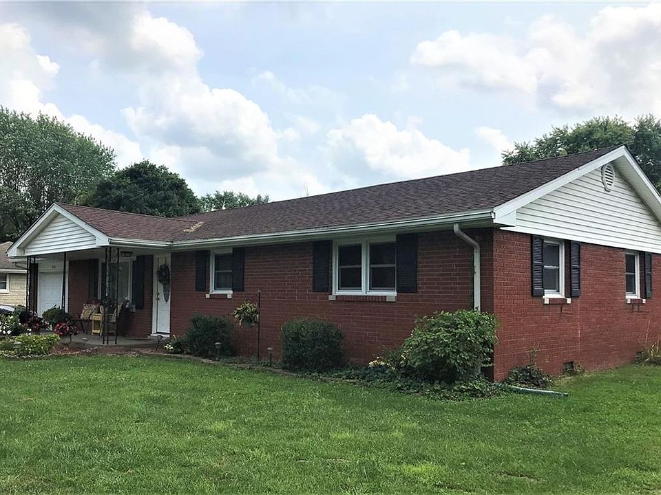 1st image of 800 Willow Dr S