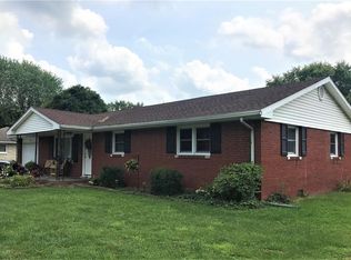 800 Willow Dr S, Seymour, IN 47274