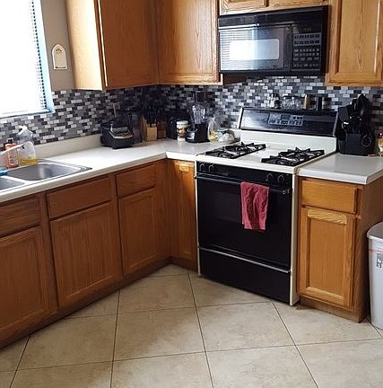 4th image of 8032 S Lennox Ln