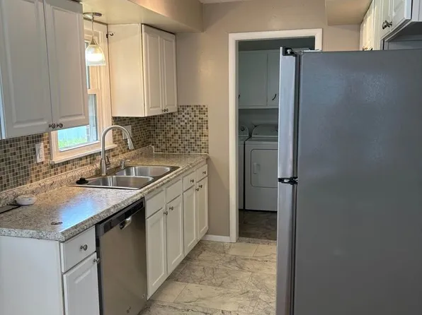 2208 N Ball Ave, Muncie, IN 47304