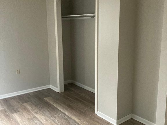 5th image of 826 Norton St