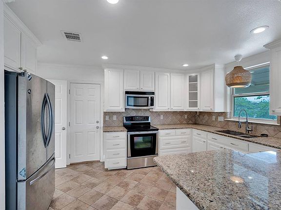 4th image of 4312 Selkirk Dr