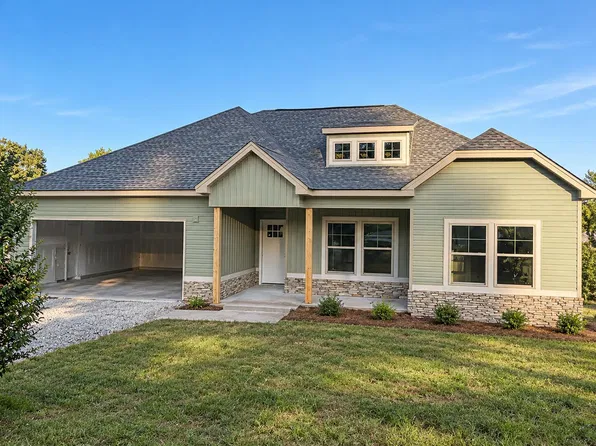 102 Osburn Ct, Chickamauga, GA 30707