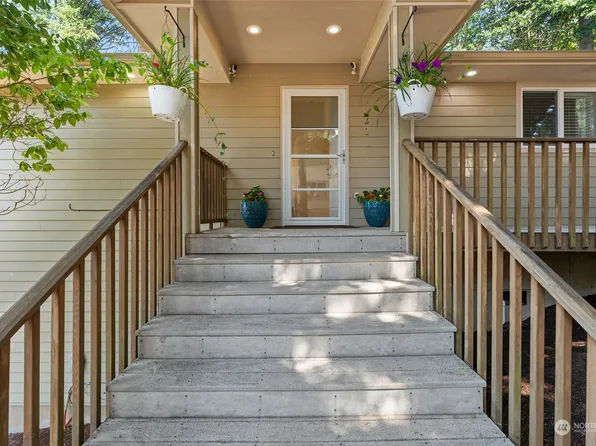 301 SE Canyon Drive, Chehalis, WA 98532