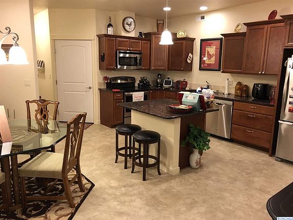 5th image of 2816 S Dennis Pl