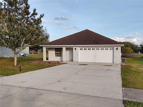 3rd image of 218 Ayrshire Pl