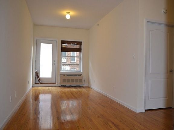 2nd image of 4132 44th St APT 3A