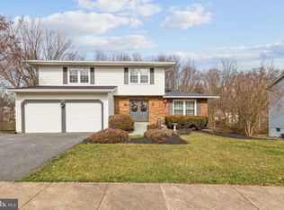 9820 Rand Dr, Burke, VA 22015