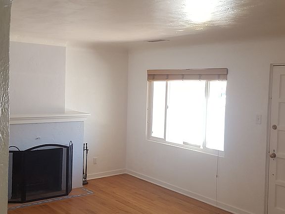 5th image of 805 Solano Dr NE