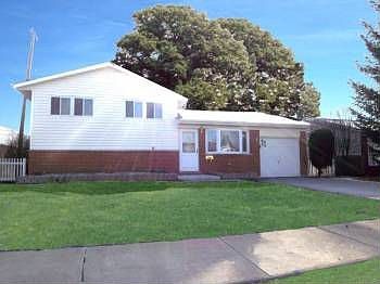 2nd image of 11 E Nevada Ave