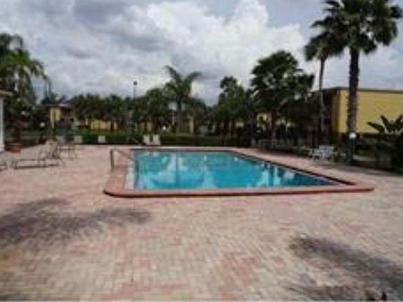 2nd image of 2830 Somerset Park Dr APT 203