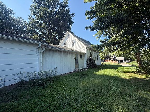 3rd image of 417 E Main St