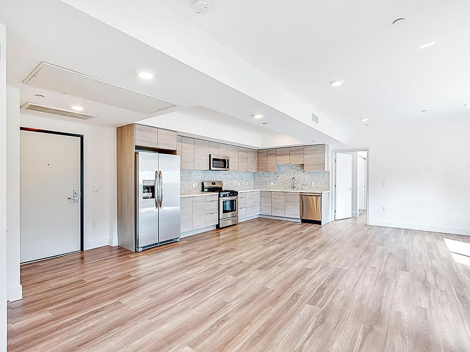1st image of 1482 S Sherbourne Dr #302
