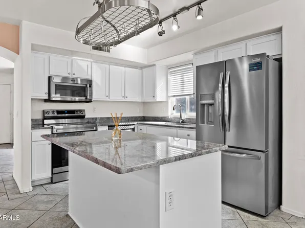 3211 E KERRY Lane, Phoenix, AZ 85050
