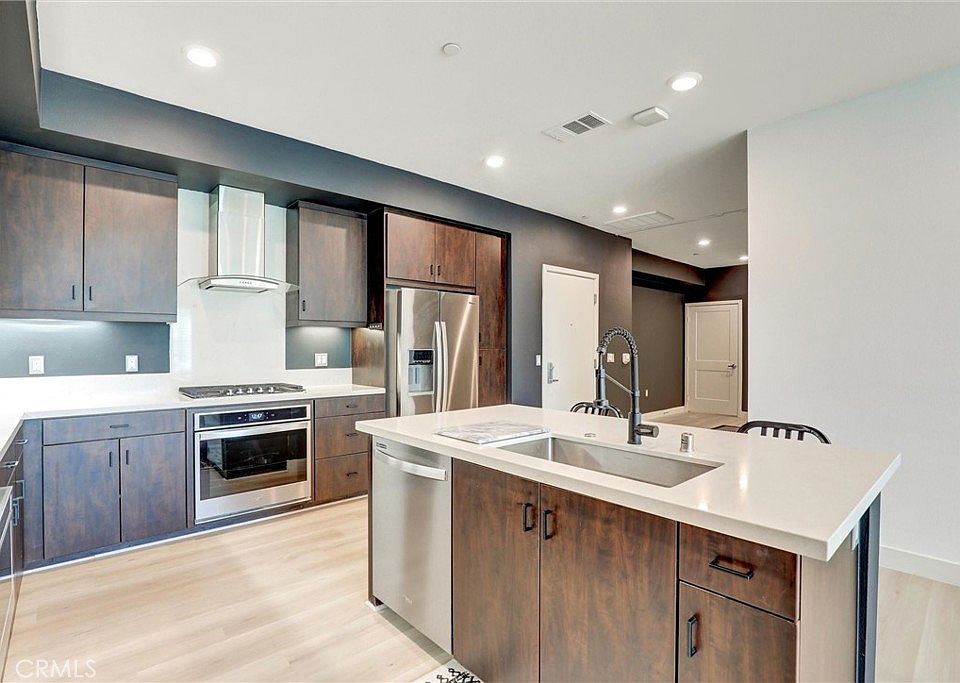 1st image of 2536 Nolita