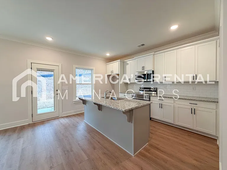 101 Townmoor Ln — Photo 14