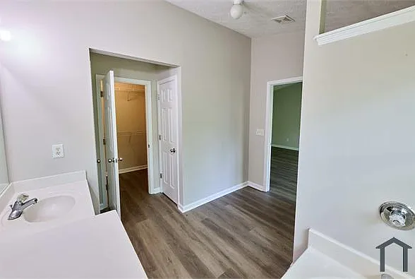 4515 Windale Dr — Photo 11