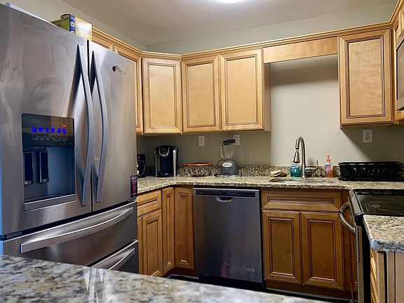 3rd image of 3415 W End Ave #806