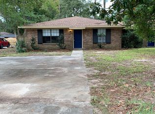 1225 Pinnacle Cir #B, Pensacola, FL 32504