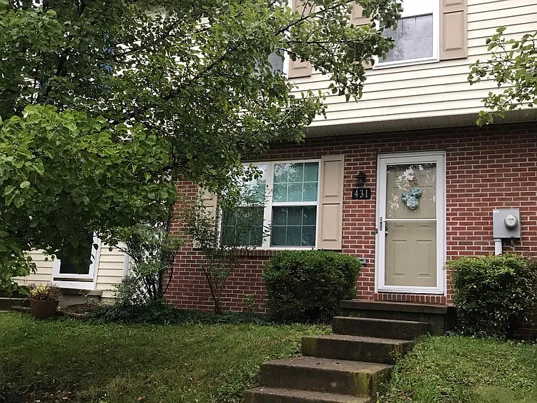 431 Ridgefield Ave — Photo 1